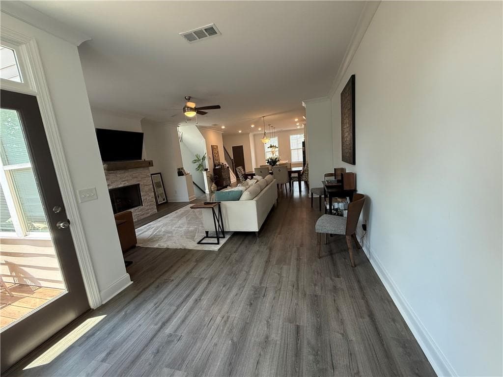 3 bedroom, 4 bathroom, 1,903 sq ft townhouse for rent at 3304 Allgood Lane 9, Scottdale, GA 30079 for $2,800 a month — photo 3