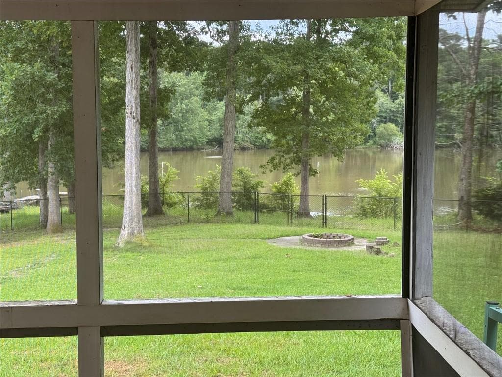 3 bedroom, 3 bathroom, 2,148 sq ft single family residence for sale at 349 Lakeridge Drive, Temple, GA 30179 — photo 7