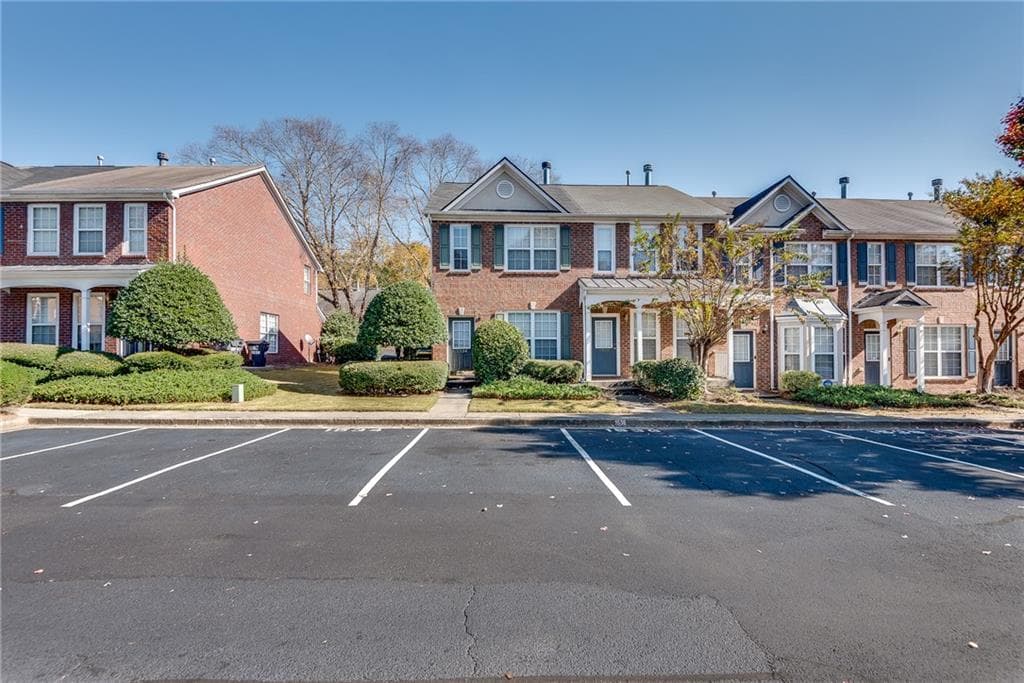 2 bedroom, 3 bathroom, 1,228 sq ft condominium for sale at 1534 Cove Creek Circle, Norcross, GA 30093 — photo 2