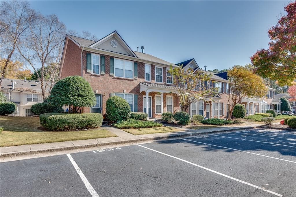 2 bedroom, 3 bathroom, 1,228 sq ft condominium for sale at 1534 Cove Creek Circle, Norcross, GA 30093 — photo 4