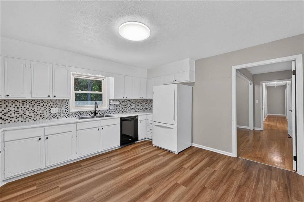 3 bedroom, 2 bathroom, 2,187 sq ft single family residence for sale at 1920 Sierra Drive, Marietta, GA 30062 — photo 8