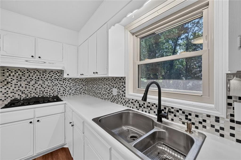 3 bedroom, 2 bathroom, 2,187 sq ft single family residence for sale at 1920 Sierra Drive, Marietta, GA 30062 — photo 10