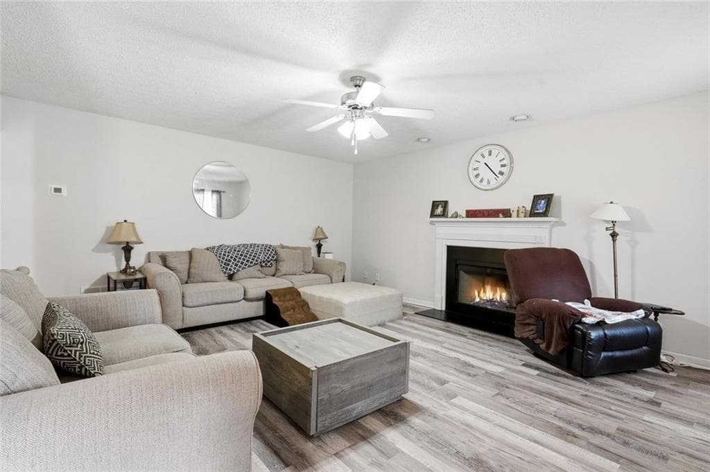 3 bedroom, 3 bathroom, 3,052 sq ft single family residence for sale at 363 Barrington Drive, Hiram, GA 30141 — photo 5