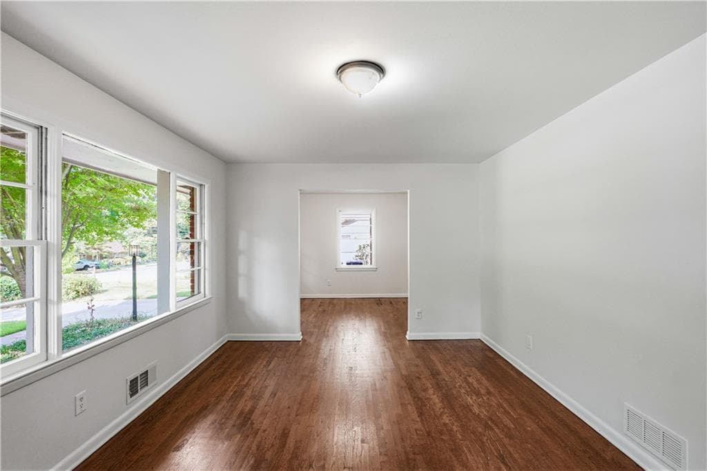 3 bedroom, 2 bathroom, 1,125 sq ft single family residence for sale at 3673 Canadian Way, Tucker, GA 30084 — photo 3