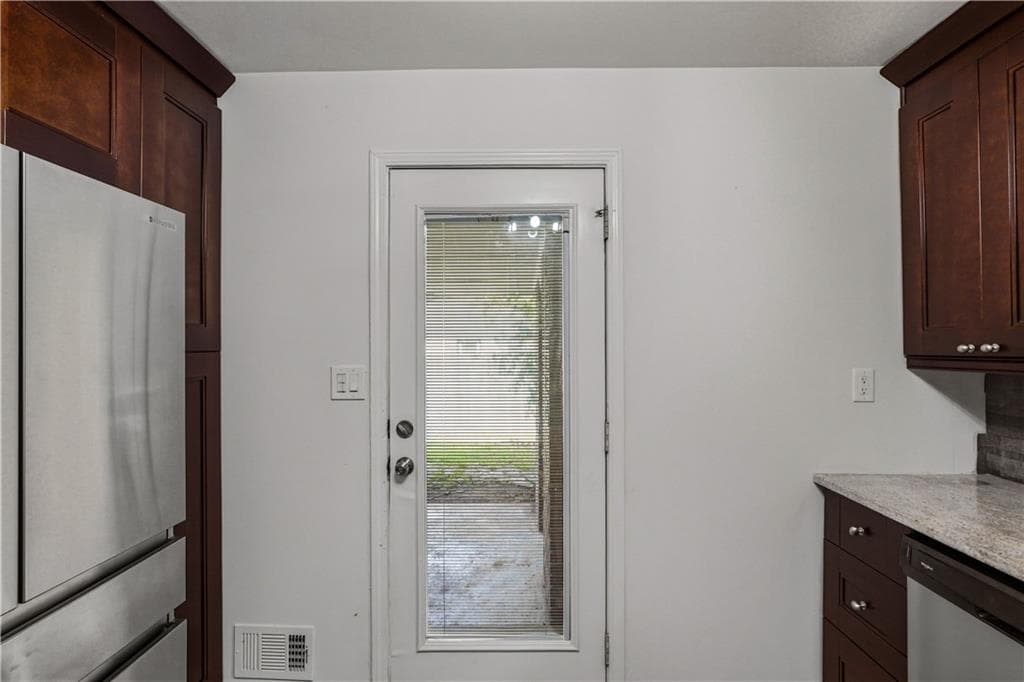 3 bedroom, 2 bathroom, 1,125 sq ft single family residence for sale at 3673 Canadian Way, Tucker, GA 30084 — photo 8