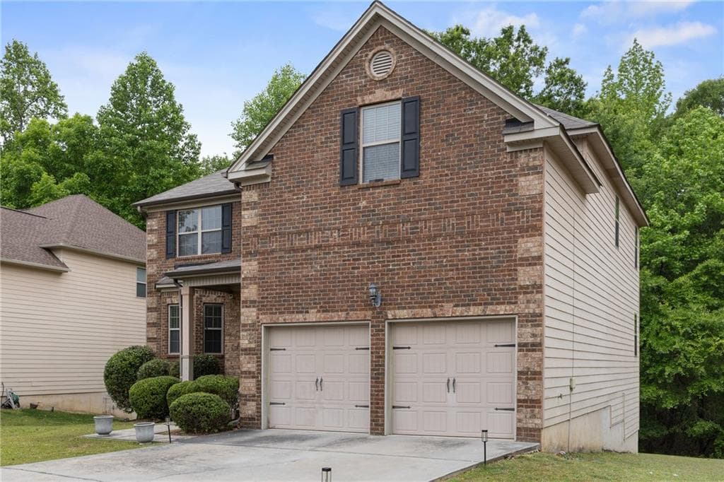 4 bedroom, 3 bathroom, 3,379 sq ft single family residence for sale at 3876 Margaux Drive, Atlanta, GA 30349 — photo 3