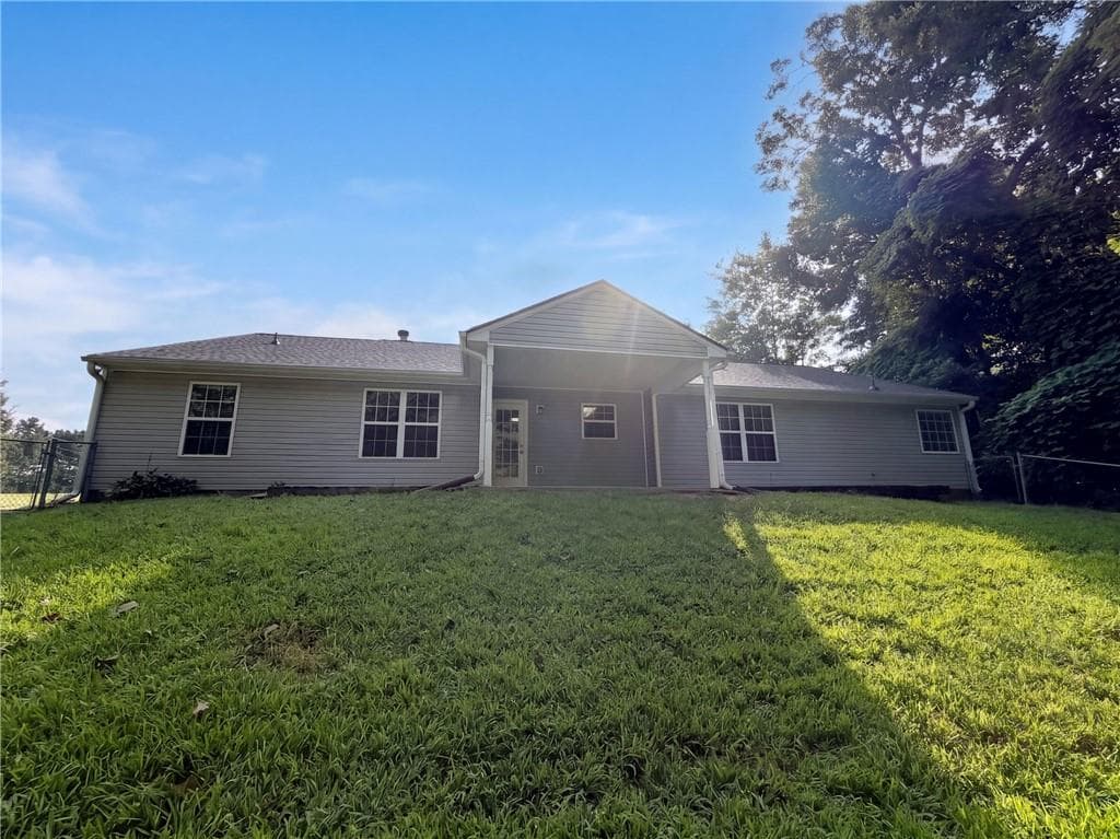 4 bedroom, 3 bathroom, 2,106 sq ft single family residence for sale at 112 Platte Street, Winder, GA 30680 — photo 5