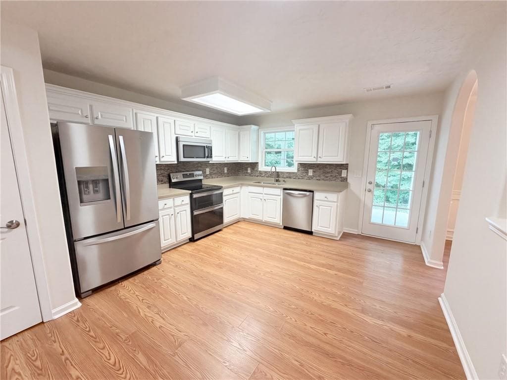 4 bedroom, 3 bathroom, 2,106 sq ft single family residence for sale at 112 Platte Street, Winder, GA 30680 — photo 10