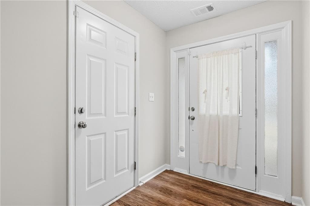 3 bedroom, 2 bathroom, 2,034 sq ft single family residence for rent at 3260 Ennfield Lane, Duluth, GA 30096 for $2,500 a month — photo 3