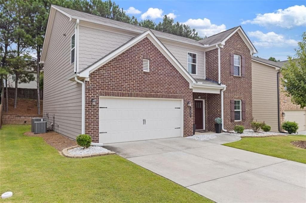 4 bedroom, 3 bathroom, 2,554 sq ft single family residence for sale at 1807 Weatherbrook Circle, Lawrenceville, GA 30043 — photo 2