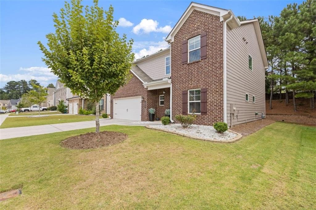 4 bedroom, 3 bathroom, 2,554 sq ft single family residence for sale at 1807 Weatherbrook Circle, Lawrenceville, GA 30043 — photo 5
