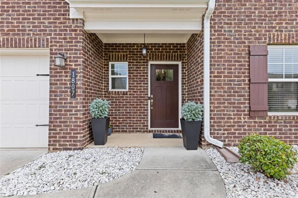 4 bedroom, 3 bathroom, 2,554 sq ft single family residence for sale at 1807 Weatherbrook Circle, Lawrenceville, GA 30043 — photo 7