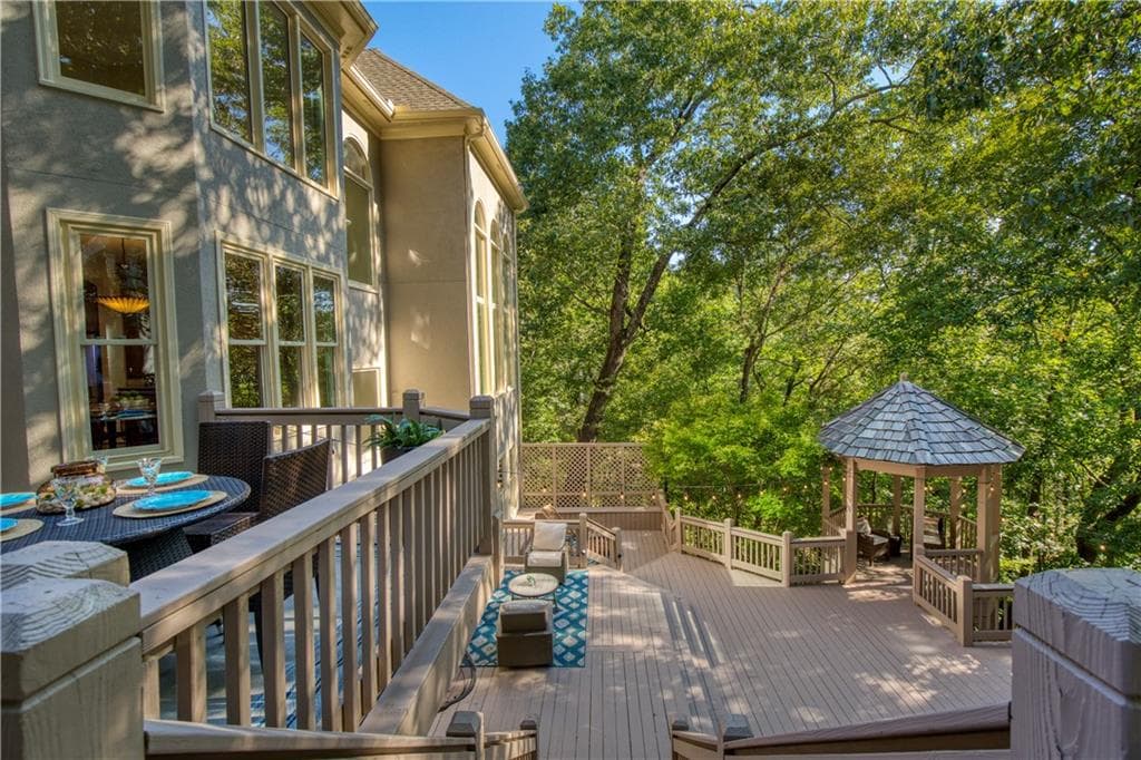 5 bedroom, 6 bathroom, 8,055 sq ft single family residence for sale at 8370 Sentinae Chase Drive, Roswell, GA 30076 — photo 3