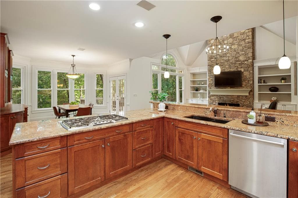 5 bedroom, 6 bathroom, 8,055 sq ft single family residence for sale at 8370 Sentinae Chase Drive, Roswell, GA 30076 — photo 10