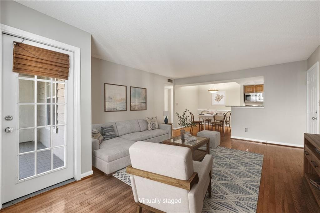 1 bedroom, 1 bathroom, 690 sq ft condominium for sale at 2054 Chastain Park Court, Atlanta, GA 30342 — photo 8