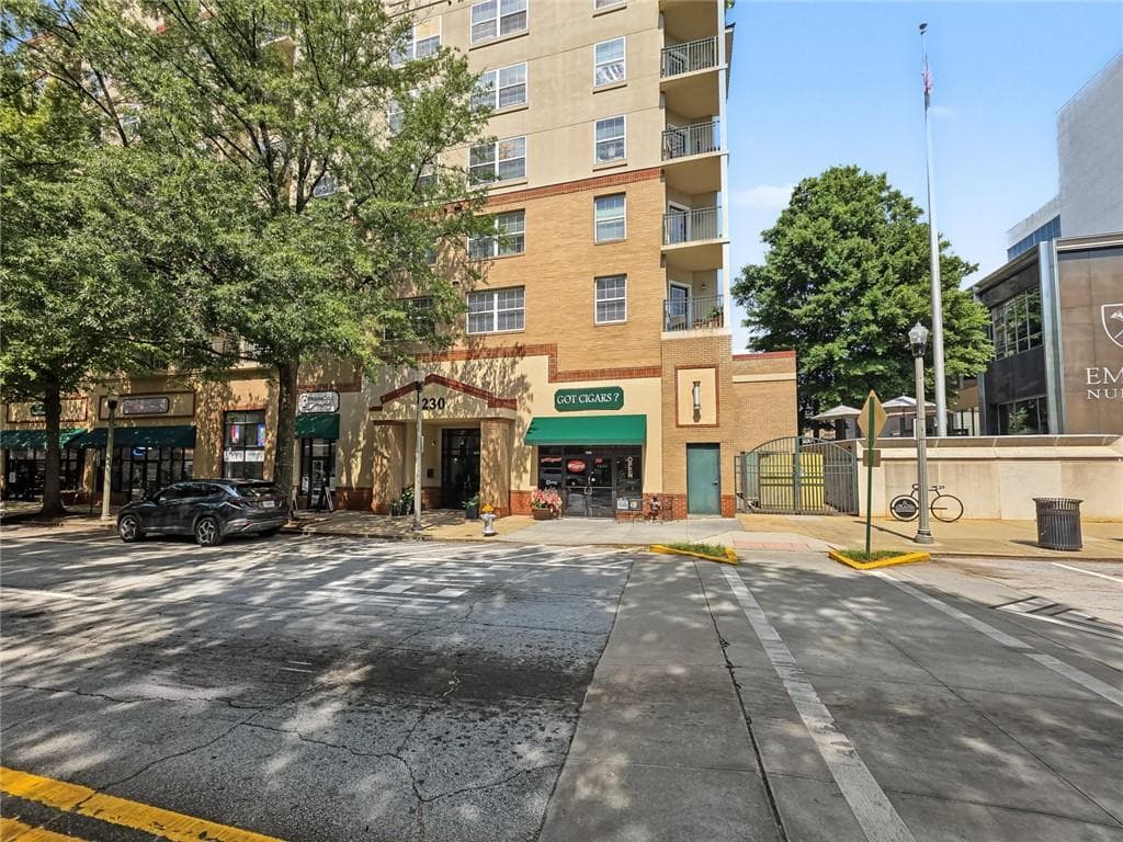 1 bedroom, 1 bathroom, 732 sq ft condominium for sale at 230 E Ponce De Leon Avenue 420, Decatur, GA 30030