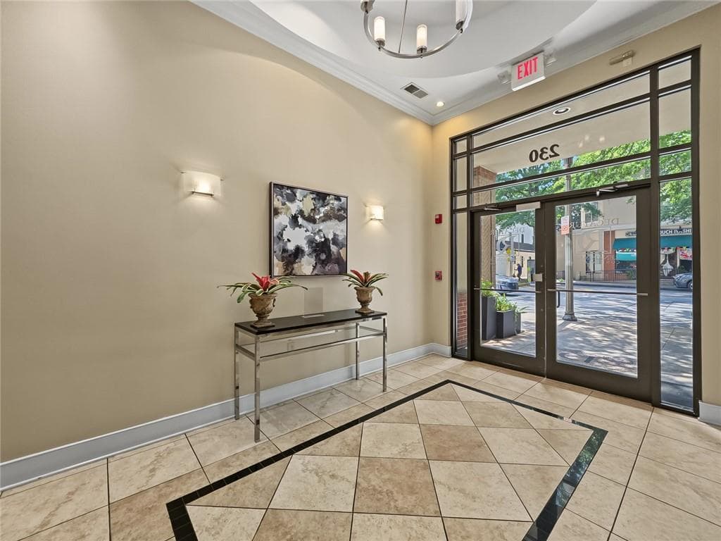 1 bedroom, 1 bathroom, 732 sq ft condominium for sale at 230 E Ponce De Leon Avenue 420, Decatur, GA 30030 — photo 4