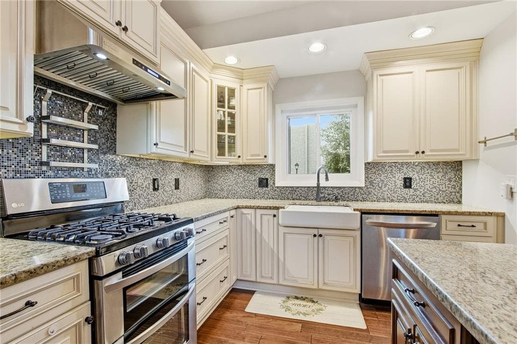 3 bedroom, 3 bathroom, 2,872 sq ft townhouse under contract at 64 Basswood Circle, Sandy Springs, GA 30328 — photo 7