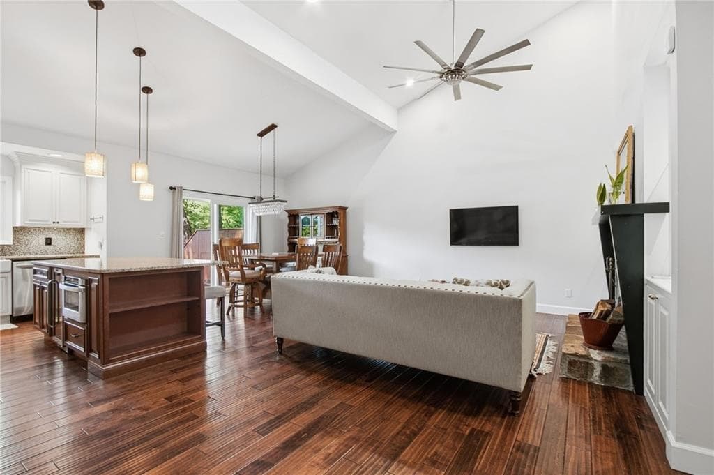 3 bedroom, 3 bathroom, 2,872 sq ft townhouse under contract at 64 Basswood Circle, Sandy Springs, GA 30328 — photo 10
