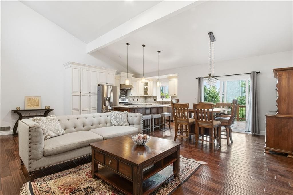 3 bedroom, 3 bathroom, 2,872 sq ft townhouse under contract at 64 Basswood Circle, Sandy Springs, GA 30328 — photo 8