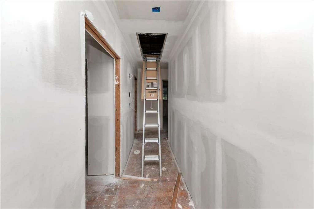3 bedroom, 3 bathroom, 1,957 sq ft single family residence for sale at 1280 Boat Rock Road, South Fulton, GA 30331 — photo 3