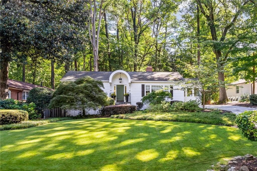 3 bedroom, 2 bathroom single family residence under contract at 3177 Towerview Drive, Atlanta, GA 30324
