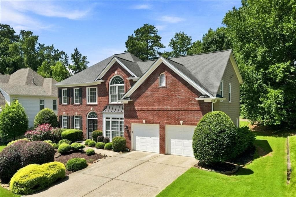 5 bedroom, 3 bathroom, 3,053 sq ft single family residence for sale at 3920 Shiloh Ridge Run, Suwanee, GA 30024 — photo 2