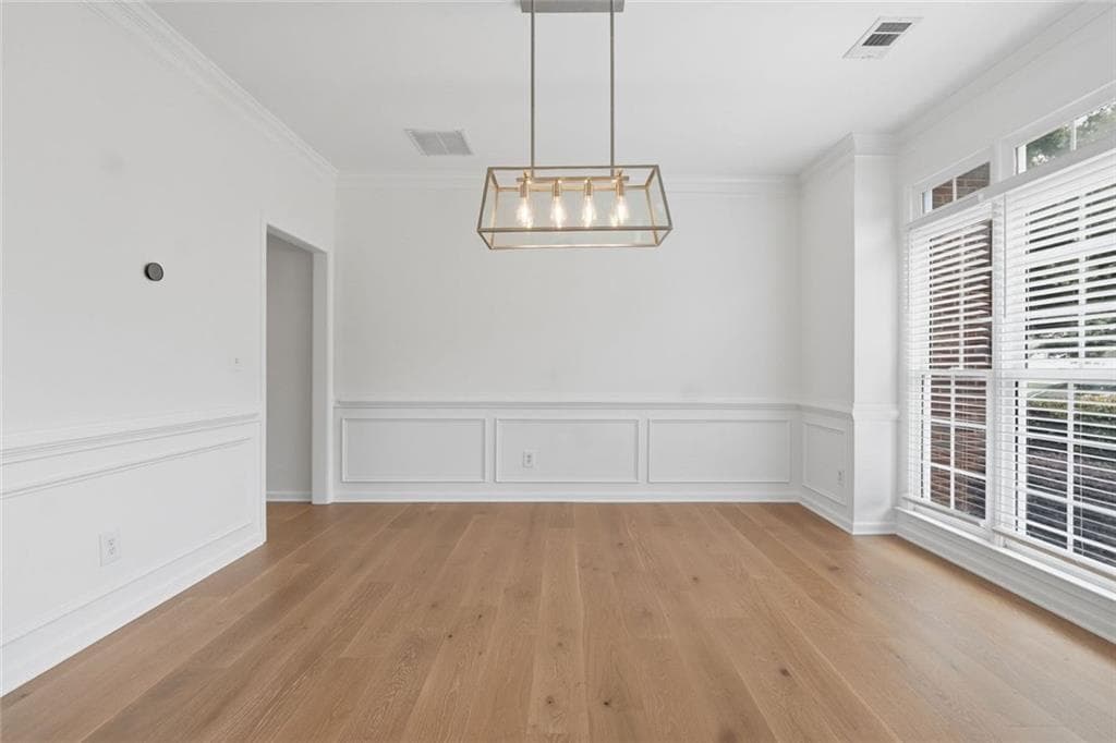 5 bedroom, 3 bathroom, 3,053 sq ft single family residence for sale at 3920 Shiloh Ridge Run, Suwanee, GA 30024 — photo 9