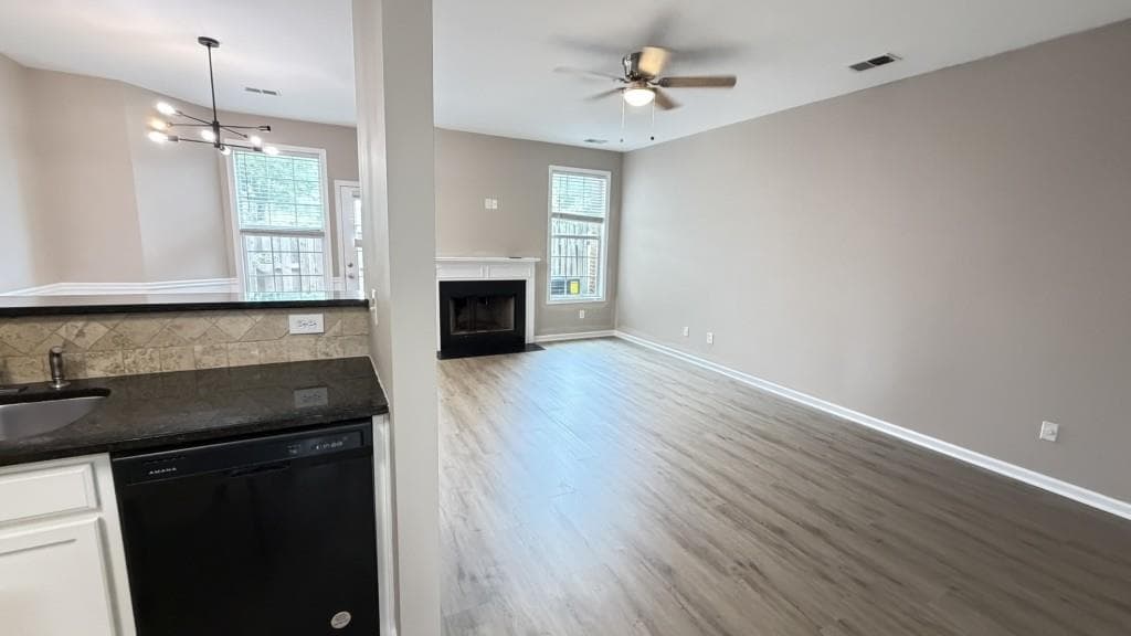 3 bedroom, 3 bathroom, 1,550 sq ft townhouse for sale at 3116 Garrard Place 7, Atlanta, GA 30360 — photo 5