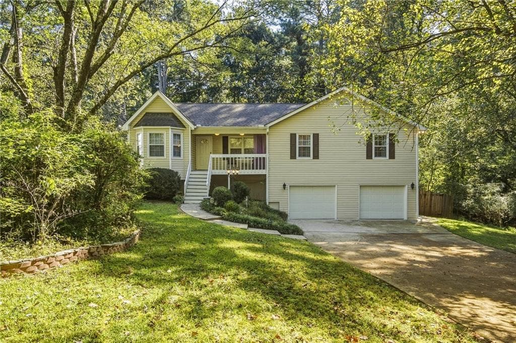 3 bedroom, 3 bathroom, 2,323 sq ft single family residence for sale at 322 Mariner Circle, Woodstock, GA 30189