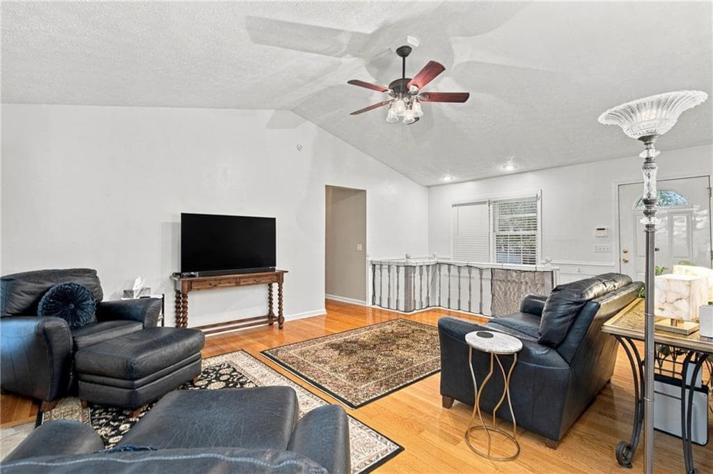 3 bedroom, 3 bathroom, 2,323 sq ft single family residence for sale at 322 Mariner Circle, Woodstock, GA 30189 — photo 6
