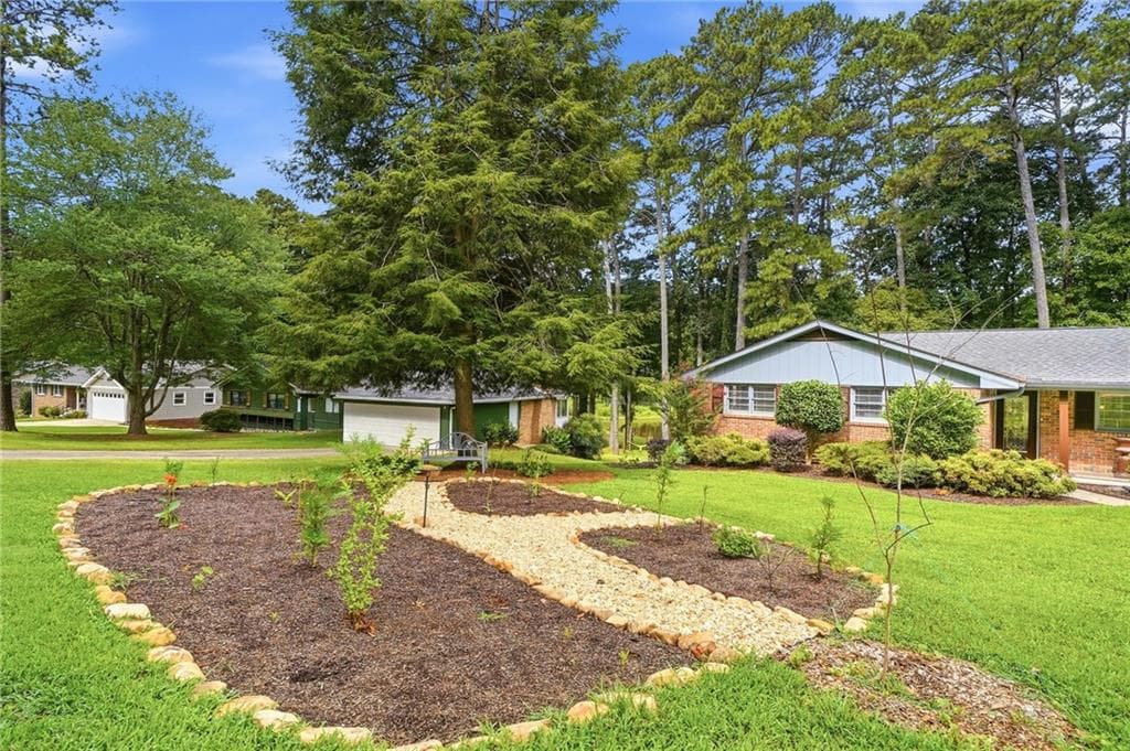 3 bedroom, 2 bathroom, 1,540 sq ft single family residence for sale at 2858 Templar Knight Drive, Tucker, GA 30084 — photo 5