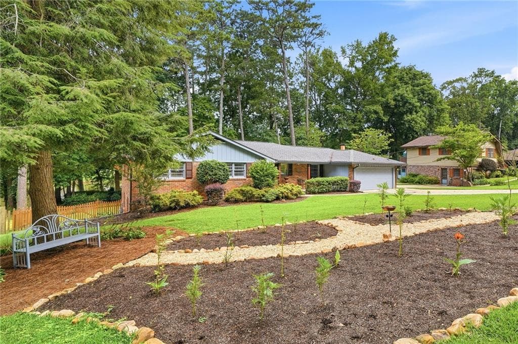 3 bedroom, 2 bathroom, 1,540 sq ft single family residence for sale at 2858 Templar Knight Drive, Tucker, GA 30084 — photo 2