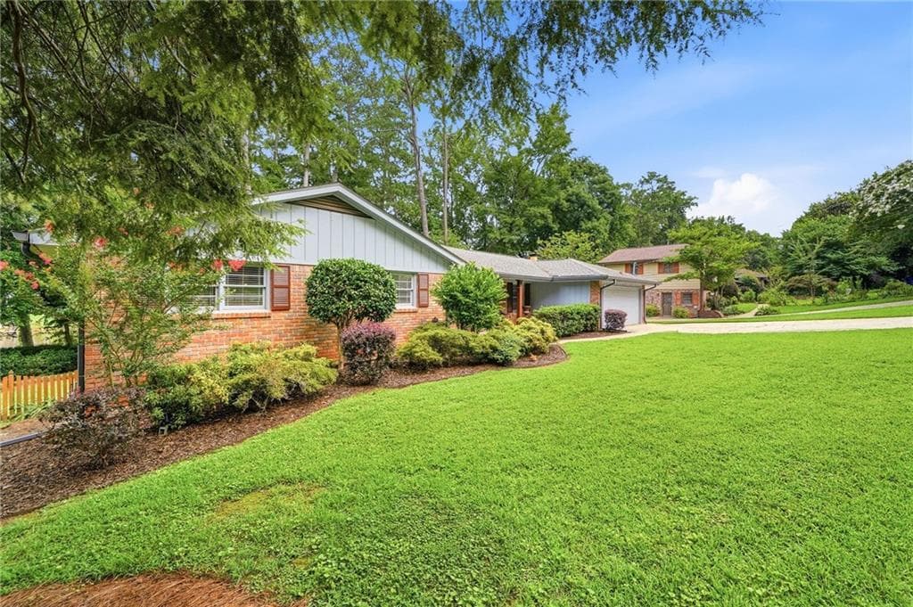 3 bedroom, 2 bathroom, 1,540 sq ft single family residence for sale at 2858 Templar Knight Drive, Tucker, GA 30084 — photo 4