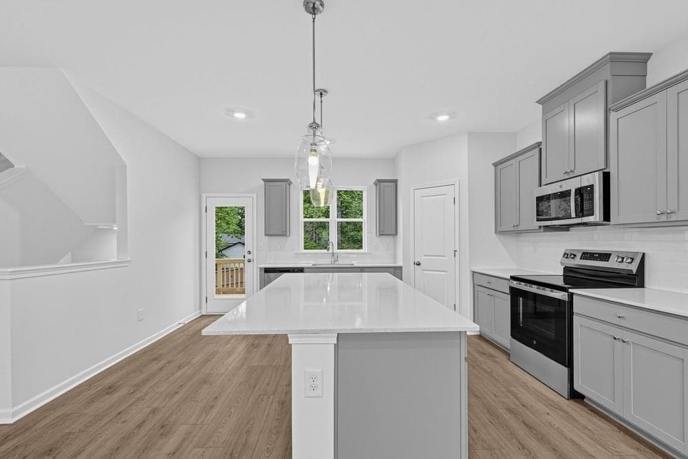3 bedroom, 4 bathroom, 1,967 sq ft townhouse under contract at 603 Rose Hill Lane, Lawrenceville, GA 30044 — photo 2