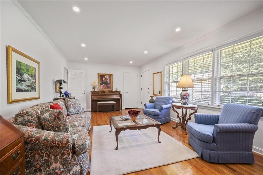 3 bedroom, 2 bathroom, 1,965 sq ft single family residence for sale at 479 Banks Street, Marietta, GA 30064 — photo 3