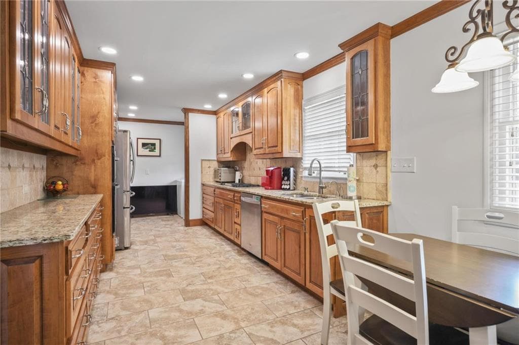3 bedroom, 2 bathroom, 1,965 sq ft single family residence for sale at 479 Banks Street, Marietta, GA 30064 — photo 9
