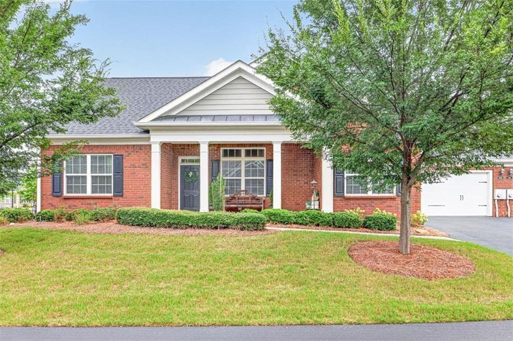 2 bedroom, 2 bathroom, 2,363 sq ft condominium for sale at 3581 Lindenridge Drive, Buford, GA 30519
