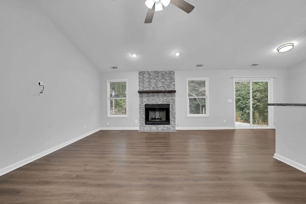 3 bedroom, 2 bathroom, 1,546 sq ft single family residence for sale at 10650 Colony Glen Drive, Johns Creek, GA 30022 — photo 8