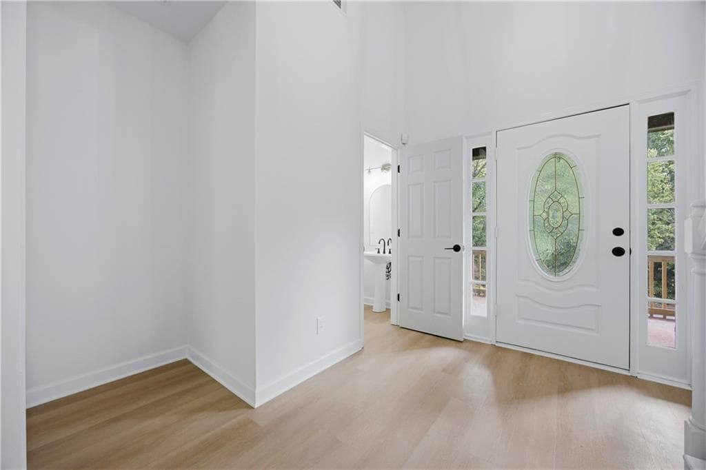 5 bedroom, 3 bathroom, 3,554 sq ft single family residence for sale at 3580 Chartwell Boulevard, Suwanee, GA 30024 — photo 6