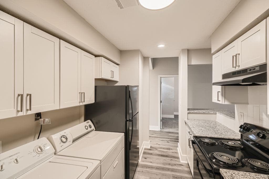 2 bedroom, 1 bathroom, 879 sq ft townhouse for sale at 3111 Fairington Drive, Lithonia, GA 30038 — photo 5