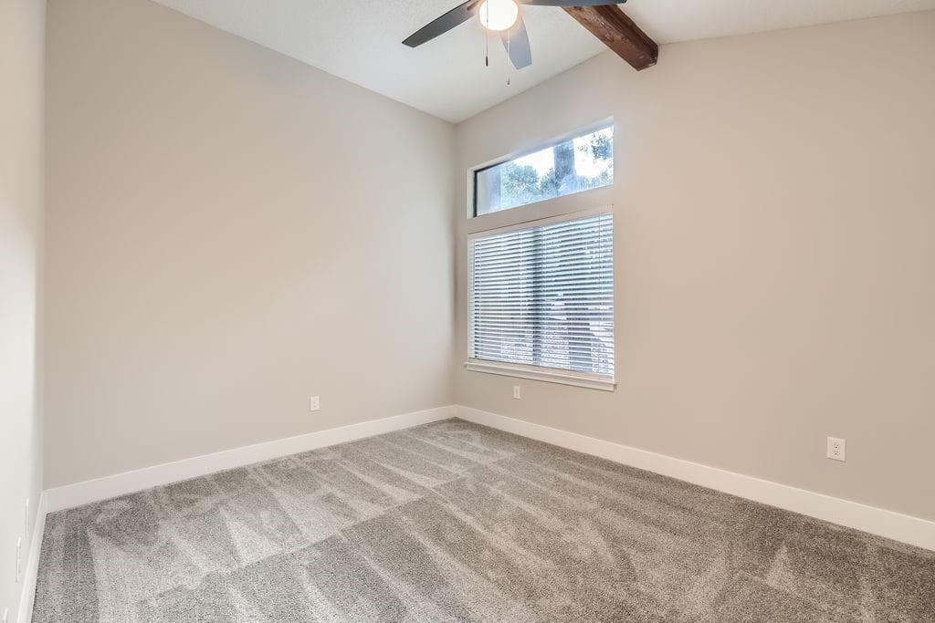 2 bedroom, 1 bathroom, 879 sq ft townhouse for sale at 3111 Fairington Drive, Lithonia, GA 30038 — photo 6