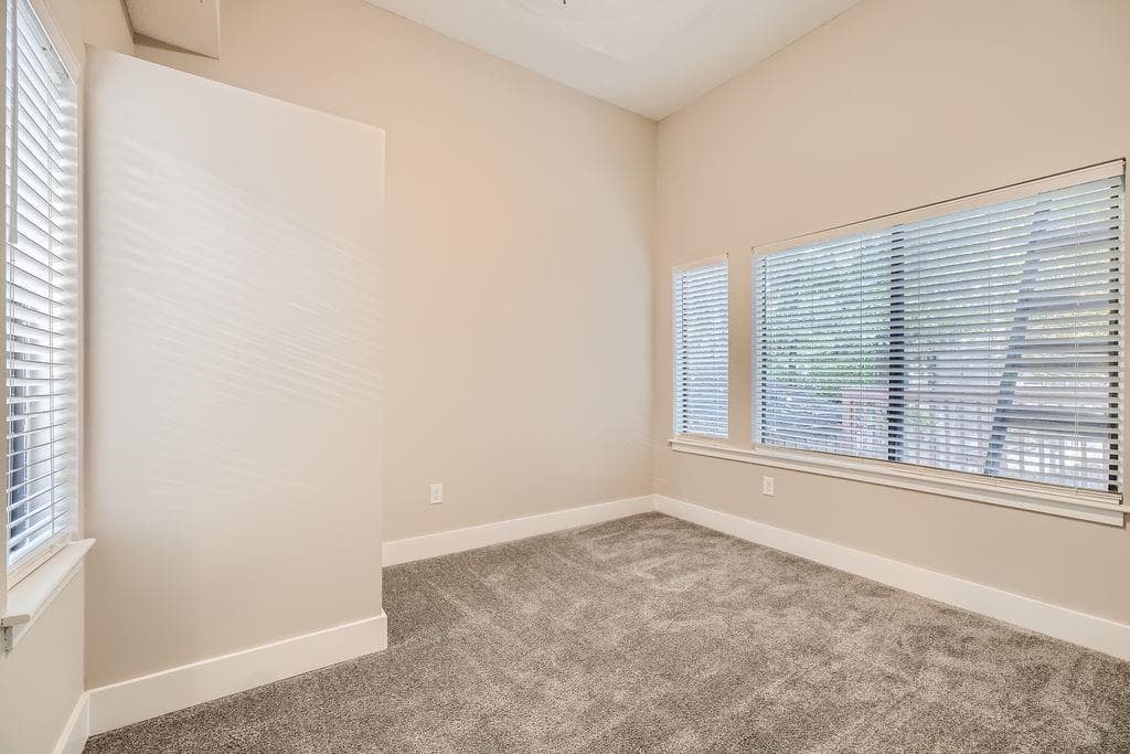 2 bedroom, 1 bathroom, 879 sq ft townhouse for sale at 3111 Fairington Drive, Lithonia, GA 30038 — photo 8