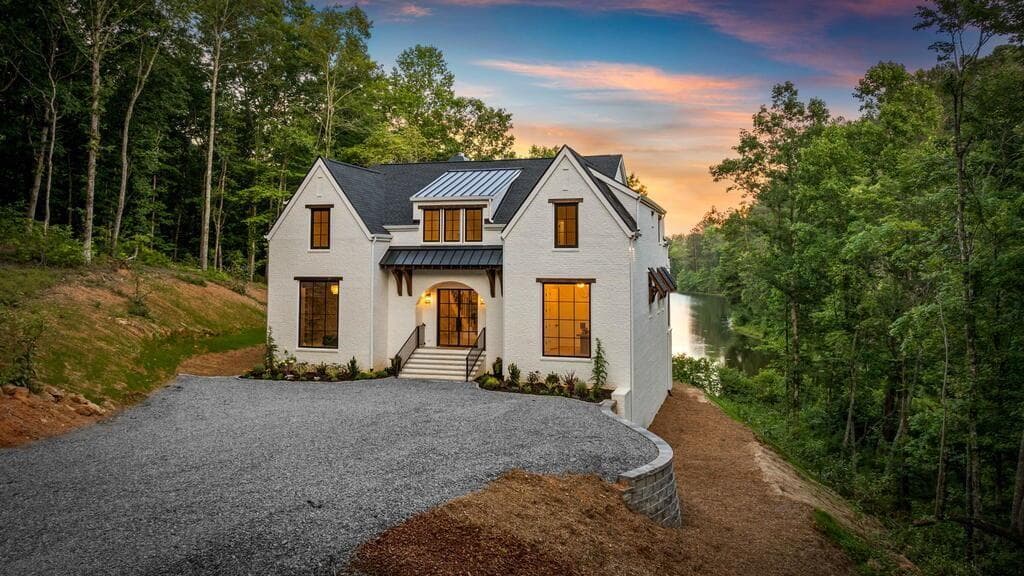 5 bedroom, 4 bathroom, 5,595 sq ft single family residence for sale at 363 Pinnacle Drive, Ellijay, GA 30540 — photo 2