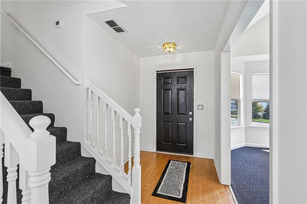 3 bedroom, 3 bathroom, 1,336 sq ft single family residence for sale at 4031 Robin Circle, Atlanta, GA 30349 — photo 2