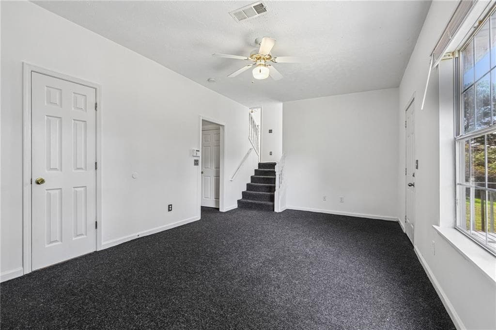 3 bedroom, 3 bathroom, 1,336 sq ft single family residence for sale at 4031 Robin Circle, Atlanta, GA 30349 — photo 7