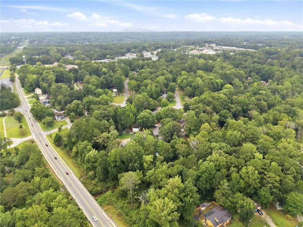 5 bedroom, 3 bathroom, 2,540 sq ft single family residence for sale at 5280 Nathan Drive, Lilburn, GA 30047 — photo 2