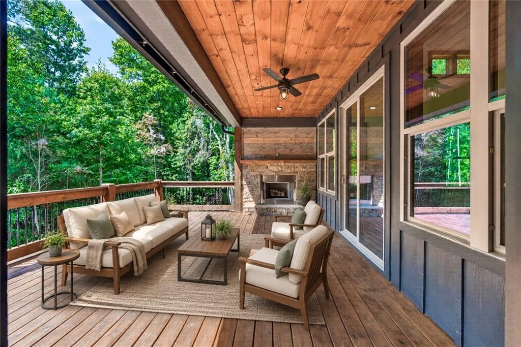4 bedroom, 3 bathroom, 3,300 sq ft single family residence for sale at 824 Banks Rd, Ellijay, GA 30540 — photo 4