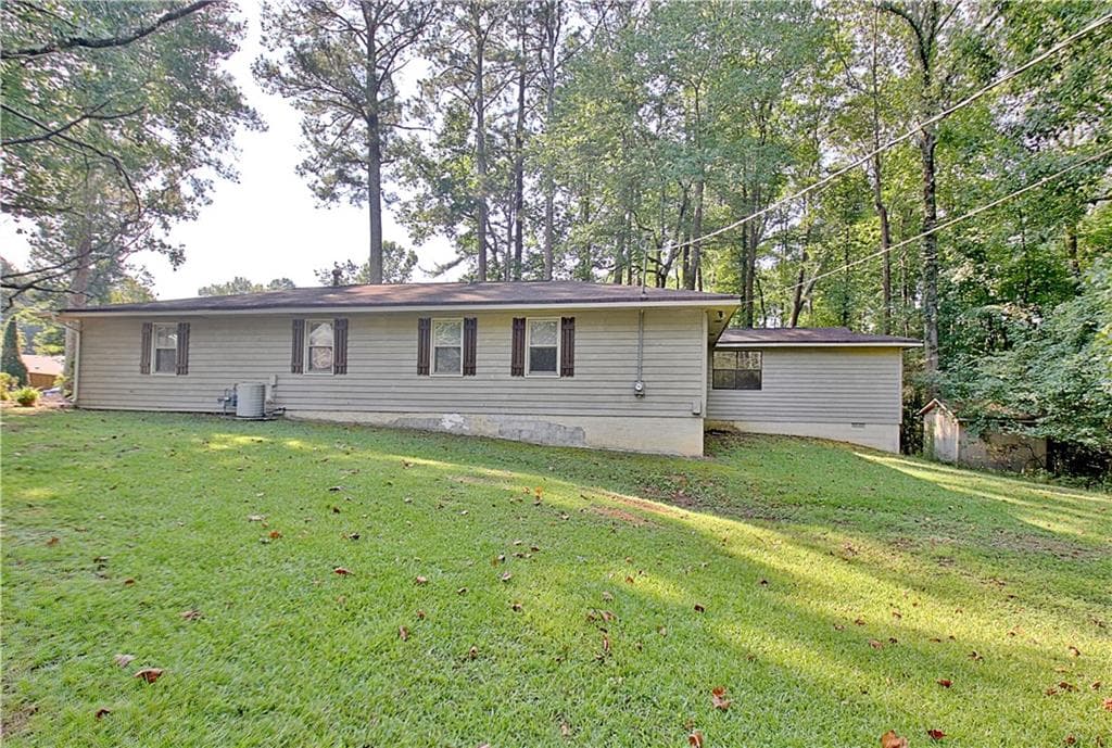4 bedroom, 2 bathroom, 2,024 sq ft single family residence for sale at 6430 Beethoven Circle, Riverdale, GA 30296 — photo 5
