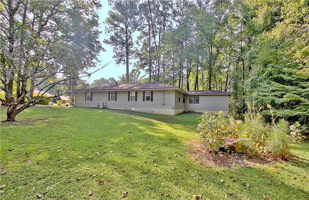 4 bedroom, 2 bathroom, 2,024 sq ft single family residence for sale at 6430 Beethoven Circle, Riverdale, GA 30296 — photo 6